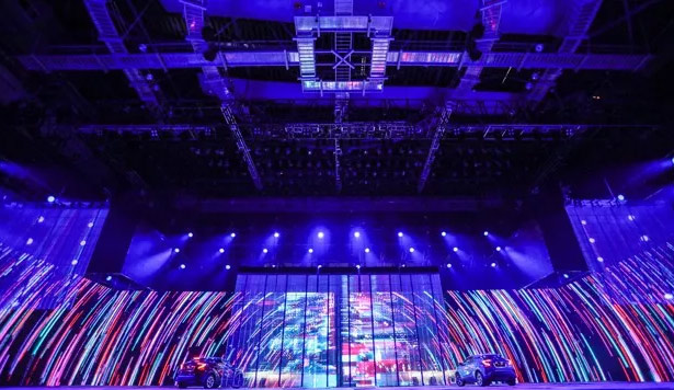 yipled-ice-screen-on-creative-stage-at-bjias-2.jpg yipled-ice-screen-on-creative-stage-at-bjias-2.jpg